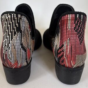 CHARLESTON SHOE CO Aiken Boots Size 8 Ankle Booties Black Embroidered Southwest